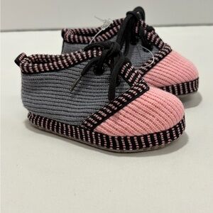 Baby Booties Girls Pink and Gray NWT Vintage